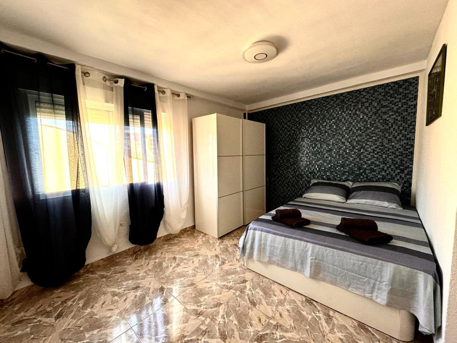Cozy Flat With & Apartment *