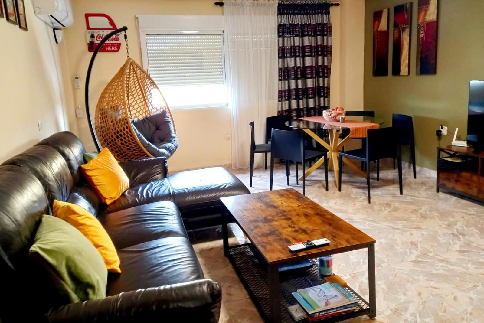Cozy Flat With & Apartment